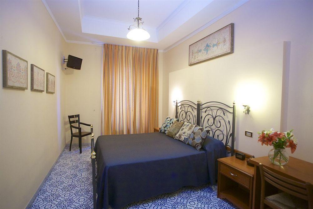 Nicolas Inn Рим Екстер'єр фото