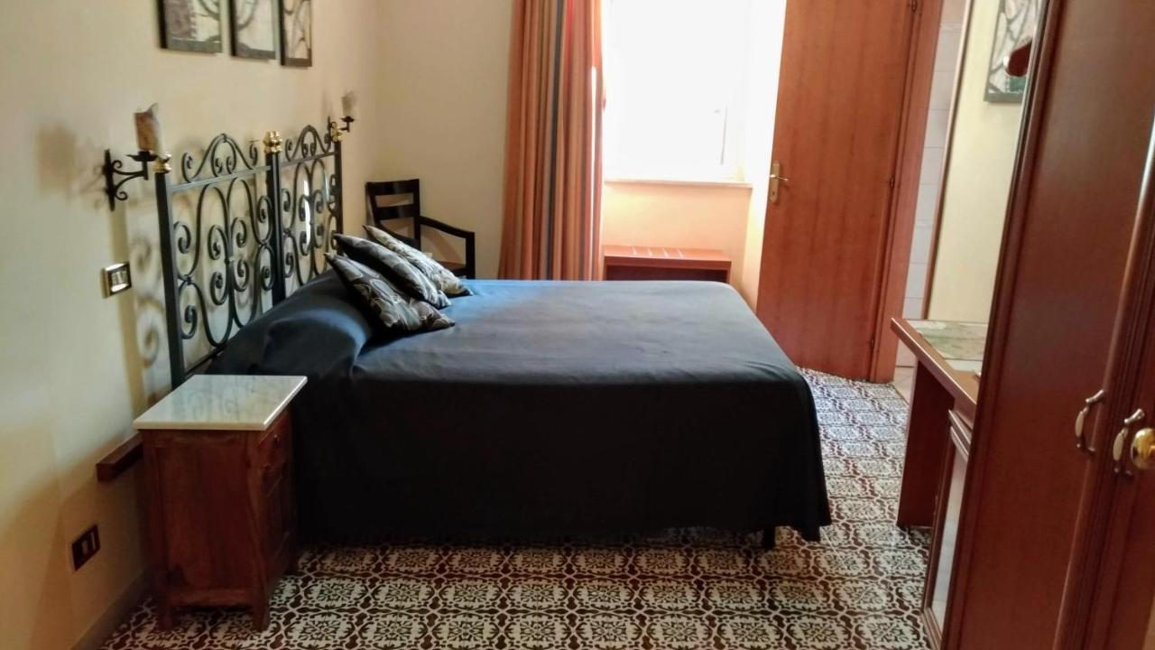 Nicolas Inn Рим Екстер'єр фото