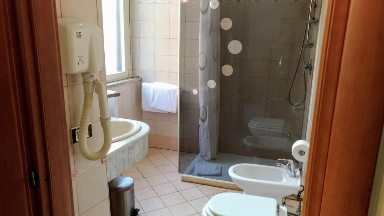 Nicolas Inn Рим Екстер'єр фото